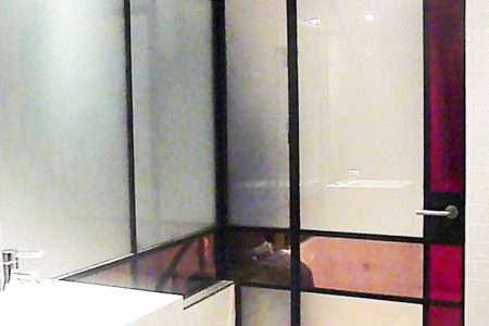 חלון בלגי זכוכית צבעונית